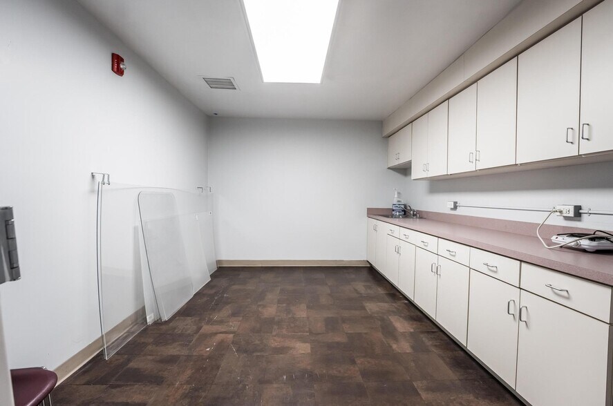 More Photos Of 714 S 4th St, Las Vegas Medical For Sale