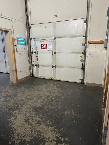 More Photos Of 3 Robinson Rd, Bow Light Distribution For Lease