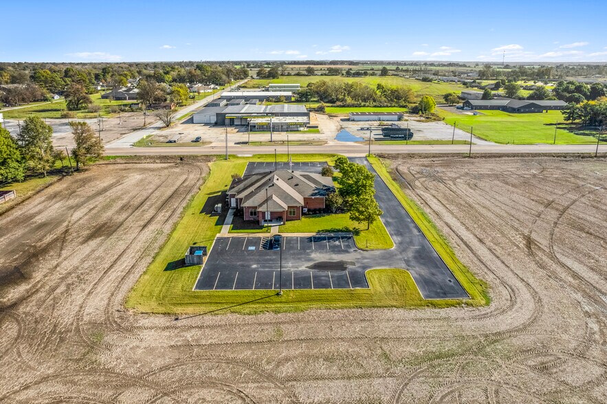 More Photos Of 1403 S Division St, Blytheville Office For Sale