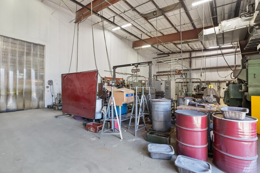 More Photos Of 2 Sunshine Blvd, Ormond Beach Light Distribution For Lease