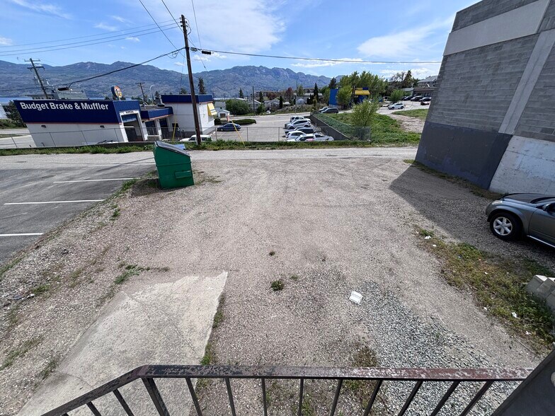 More Photos Of 2409 Main St, West Kelowna Storefront Retail Office For Lease