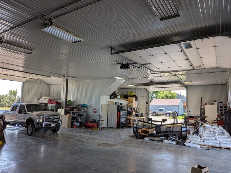 More Photos Of 6891 Grand Ave, Billings Service For Lease