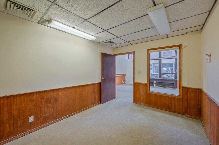 More Photos Of 300 Fuller ave, Helena Storefront For Lease