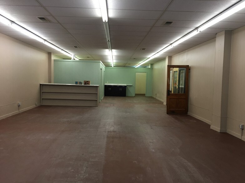 More Photos Of 500 Nebraska St, Sioux City General Retail For Sale