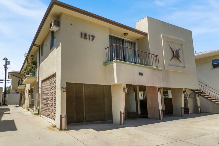 More Photos Of 1217 S Orange Grove Ave, Los Angeles Apartments For Sale