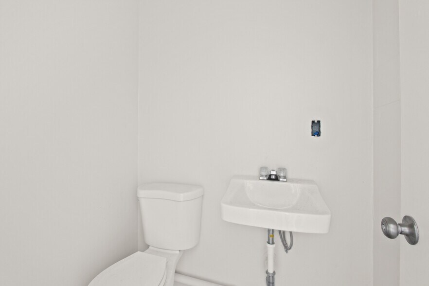 More Photos Of 1302-1308 Pico Blvd, Santa Monica Unknown For Lease