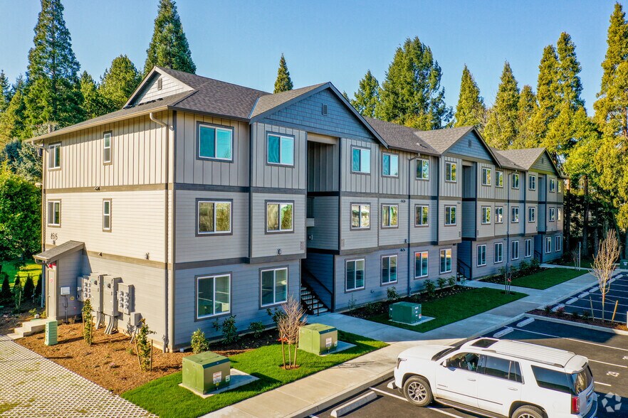 More Photos Of 8515 NE Quatama St, Hillsboro Apartments For Sale