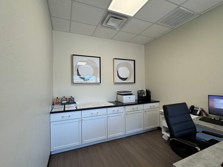 More Photos Of 217-223 S Coltrane Rd, Edmond Storefront Retail Office For Lease