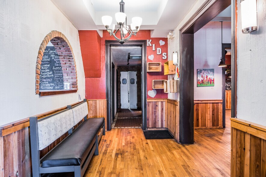 More Photos Of 1026-1038 Chestnut St, Bowling Green Restaurant For Sale