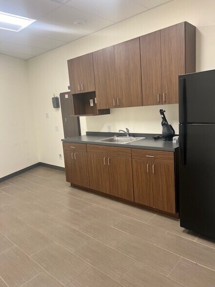 More Photos Of 754 W Gold Coast Rd, Papillion Storefront Retail Office For Lease