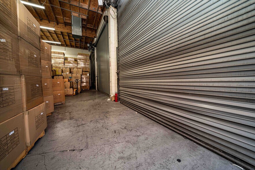 More Photos Of 2001 Saturn St, Monterey Park Light Distribution For Sale