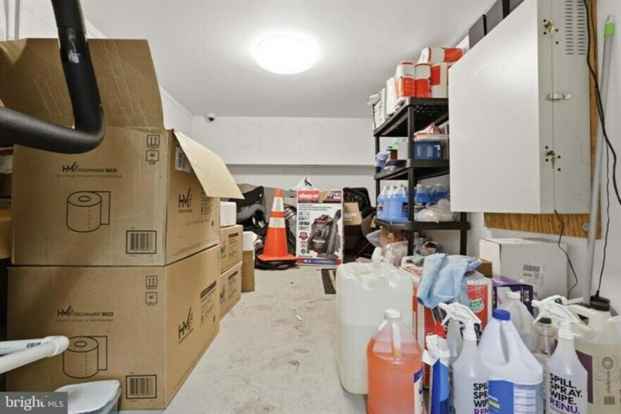 More Photos Of 23 S Colonial Dr, Hagerstown Office For Sale