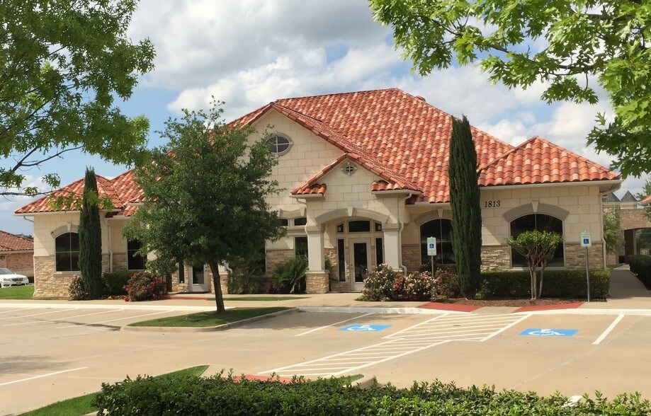 Primary Photo Of 1813 Golden Trail Ct, Carrollton Medical For Lease