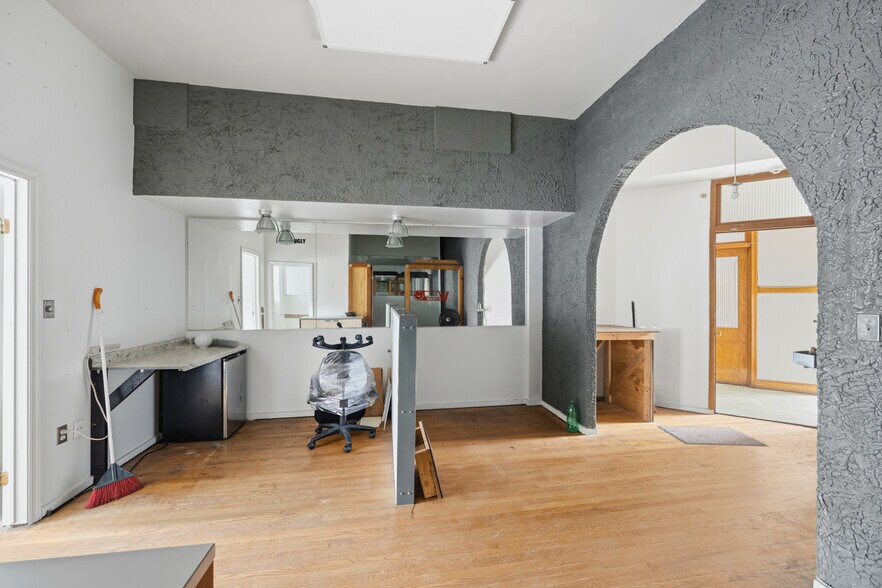 More Photos Of 942 Chapel St, New Haven Office For Sale