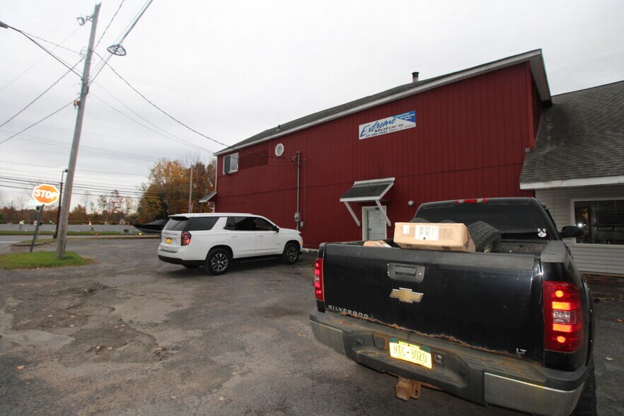 More Photos Of 585 S Main St, Central Square Auto Dealership For Sale