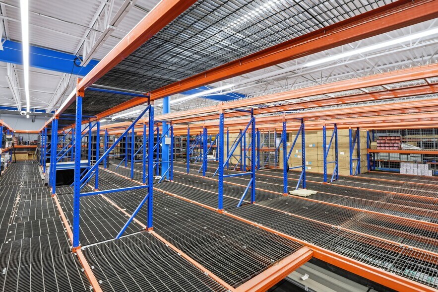 More Photos Of 610 Ryan Ave, Westville Warehouse For Lease