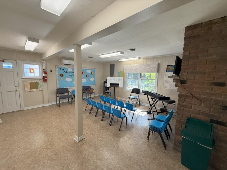 More Photos Of 438 W Race St, Kingston Religious Facility For Sale