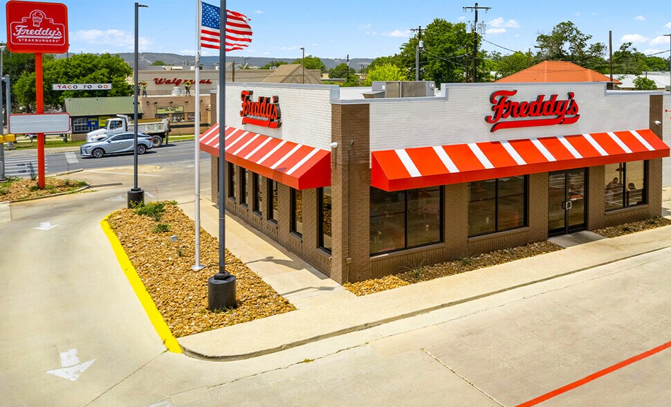 More Photos Of 500 Sidney Baker St, Kerrville Fast Food For Sale