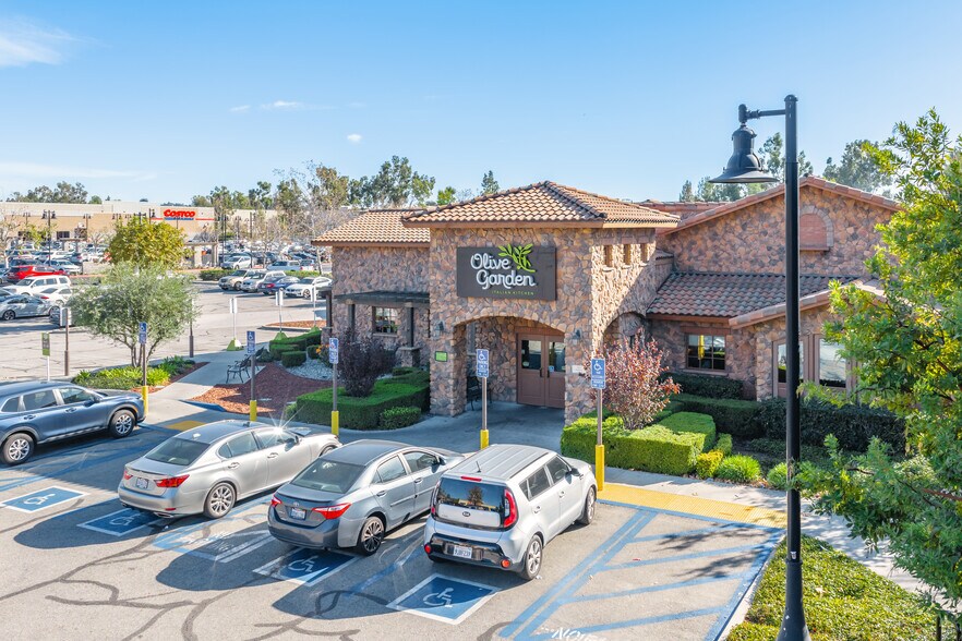 More Photos Of 582 N Lone Hill Ave, San Dimas Restaurant For Sale