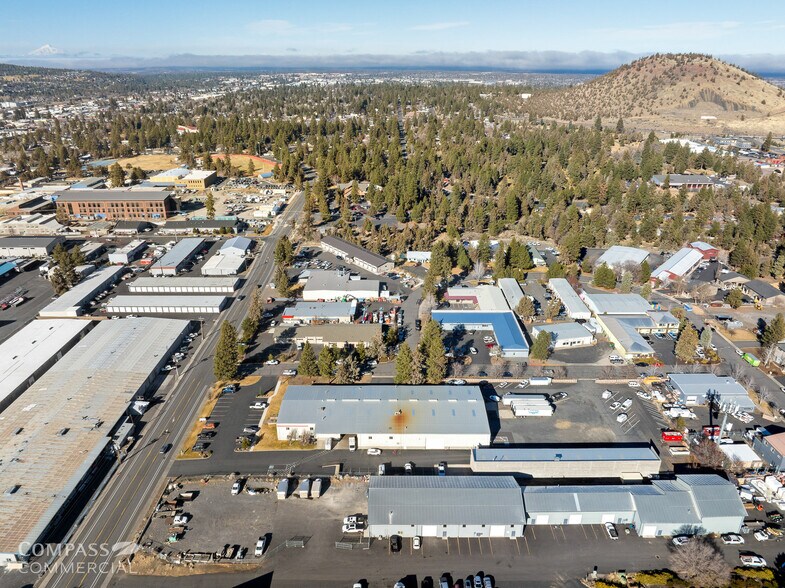 More Photos Of 110 SE 9th St, Bend Manufacturing For Lease