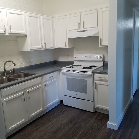 More Photos Of 3202-3208 N 68th St, Scottsdale Apartments For Sale