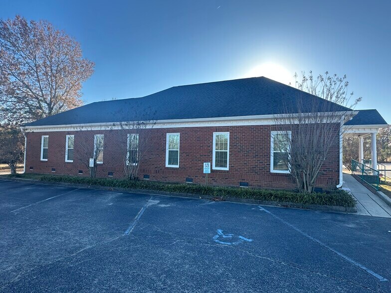 More Photos Of 1205 Hutto St, Orangeburg Office For Sale