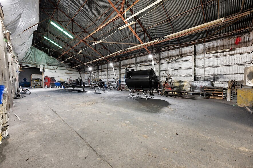 More Photos Of 1515 E Main St, Yukon Industrial For Sale