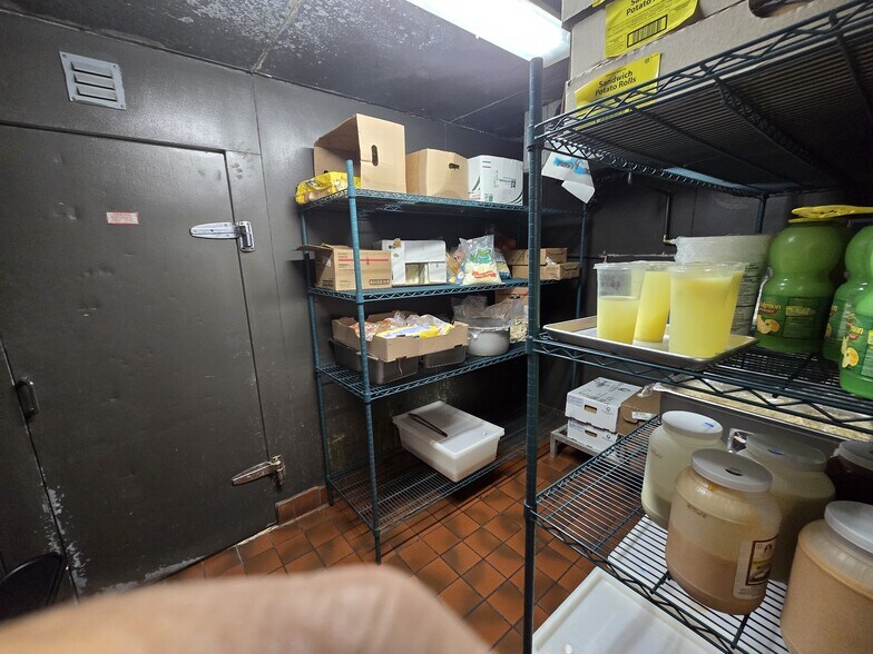 More Photos Of 4232 Highway 6 N, Houston Fast Food For Sale