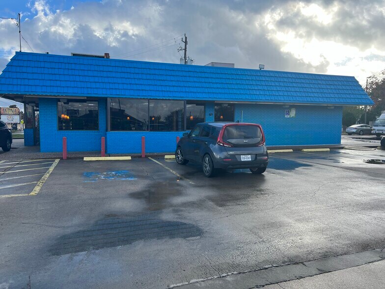 More Photos Of 410 Richey St, Pasadena Fast Food For Sale