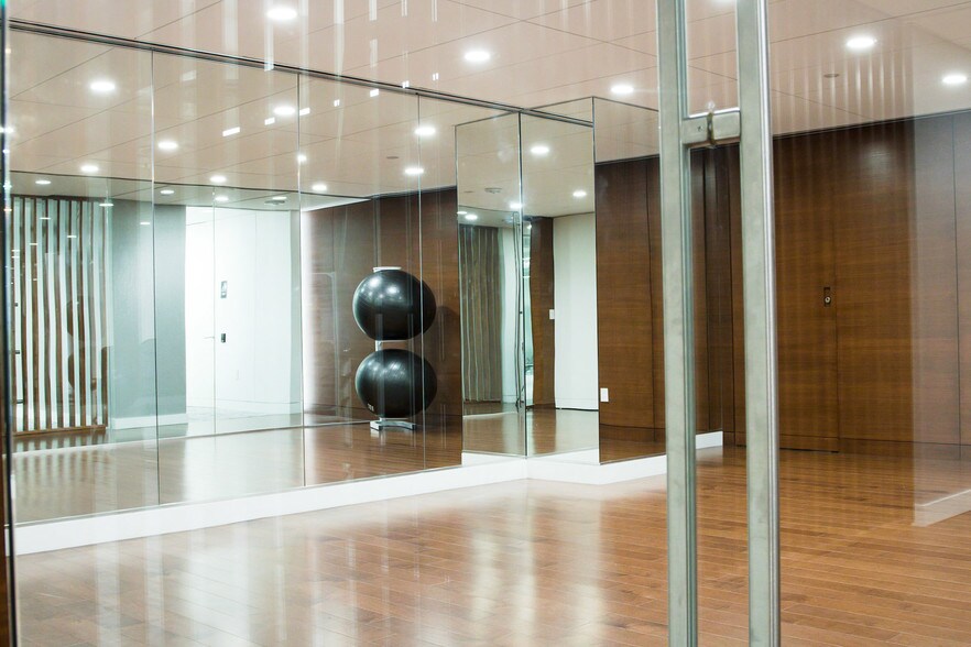 More Photos Of 1130 Connecticut Ave NW, Washington Office For Lease