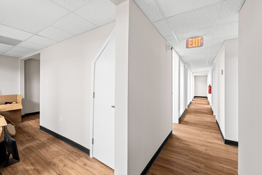 More Photos Of 2615 Sandy Plains Rd, Marietta Medical For Sale