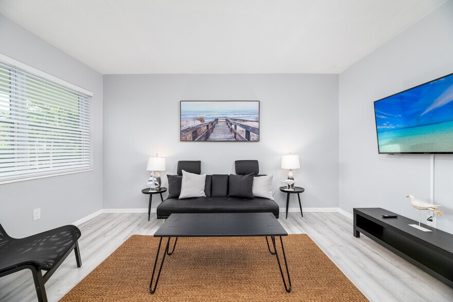 More Photos Of 820 NE 21st Dr, Wilton Manors Apartments For Sale