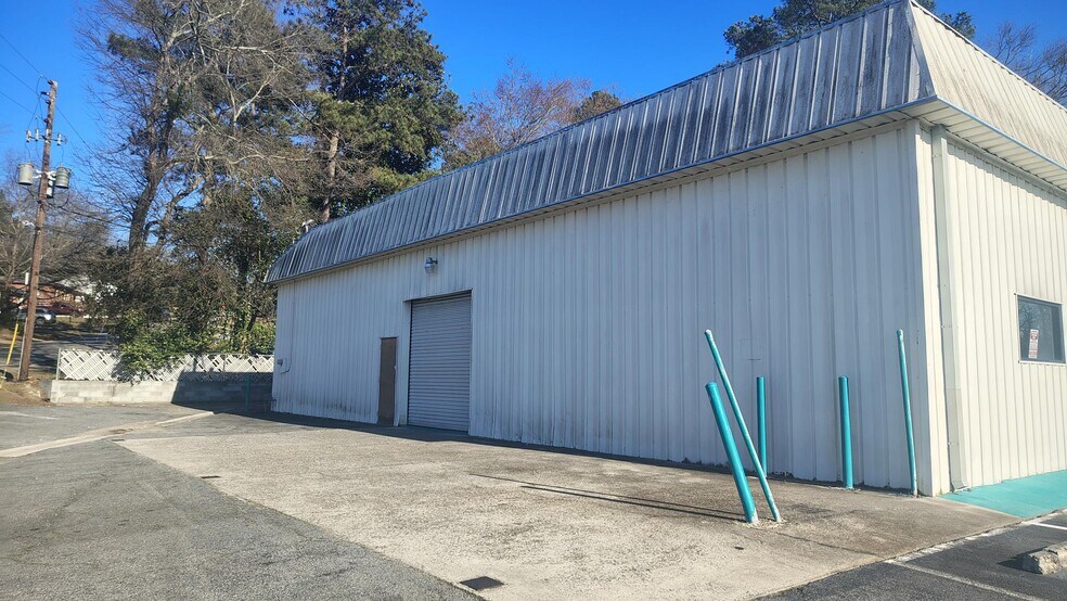 More Photos Of 4340-4342 Pio Nono Ave, Macon-Bibb General Retail For Sale