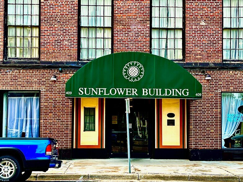 More Photos Of 409 NW 3rd St, Abilene Apartments For Sale