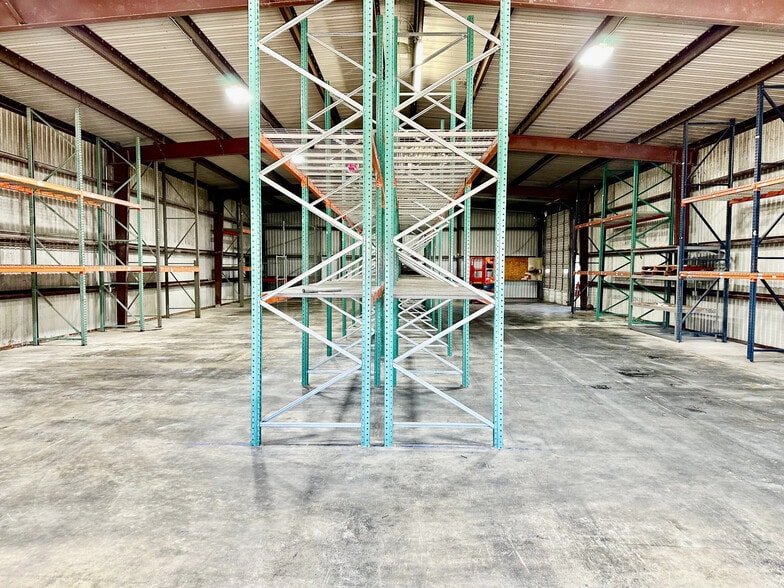 More Photos Of 14702 Jersey Shore Dr, Houston Warehouse For Lease