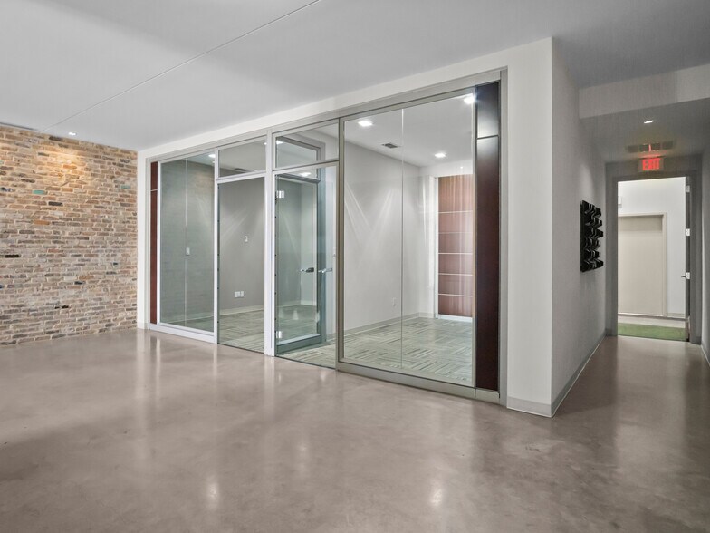 More Photos Of 7010 Rocio Dr, Laredo Freestanding For Lease