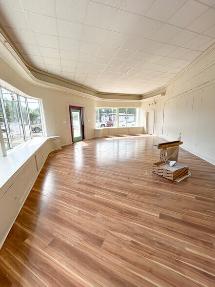 More Photos Of 97 S Sage Ave, Mobile General Retail For Sale