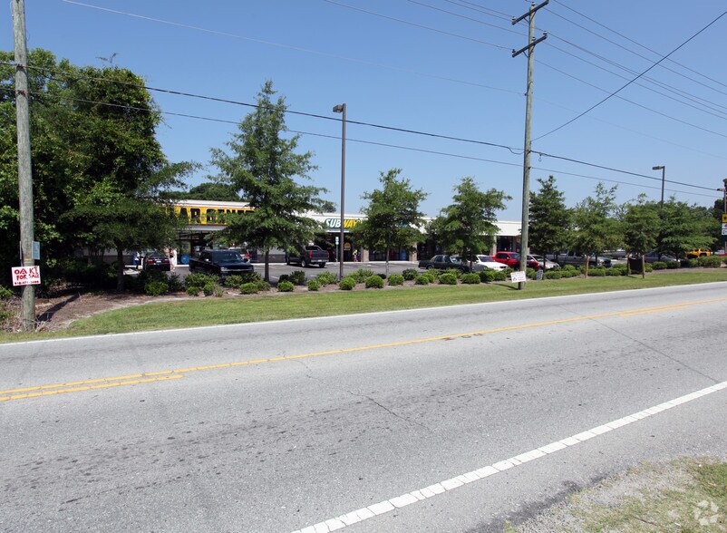 More Photos Of 6001 Castle Hayne Rd, Castle Hayne General Retail For Lease