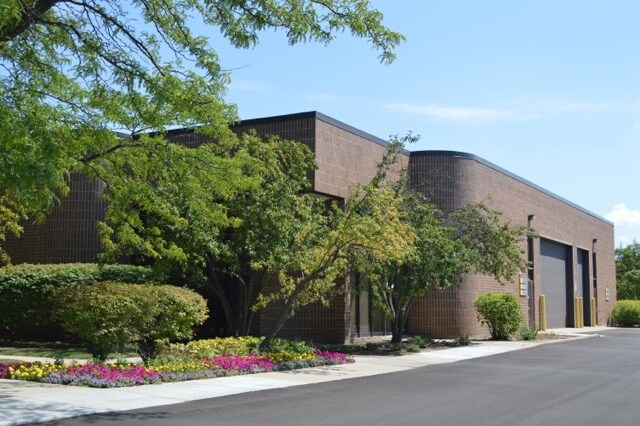Primary Photo Of 1009-1033 S Butterfield Rd, Vernon Hills Unknown For Lease
