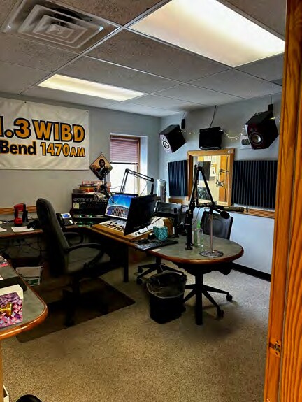 More Photos Of 2410 S Main St, West Bend Office For Lease
