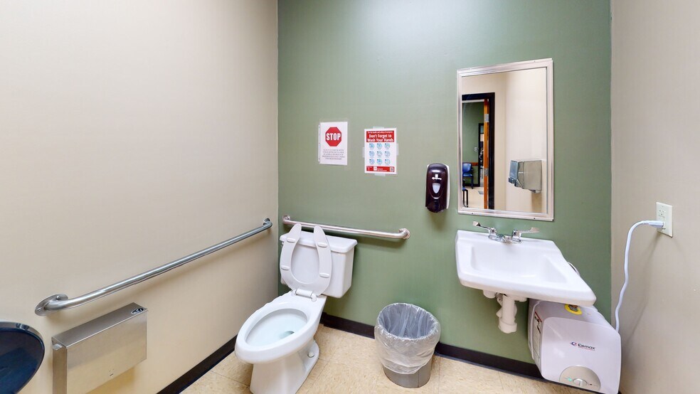 More Photos Of 950 Starvue Dr NW, Cleveland Office For Sale