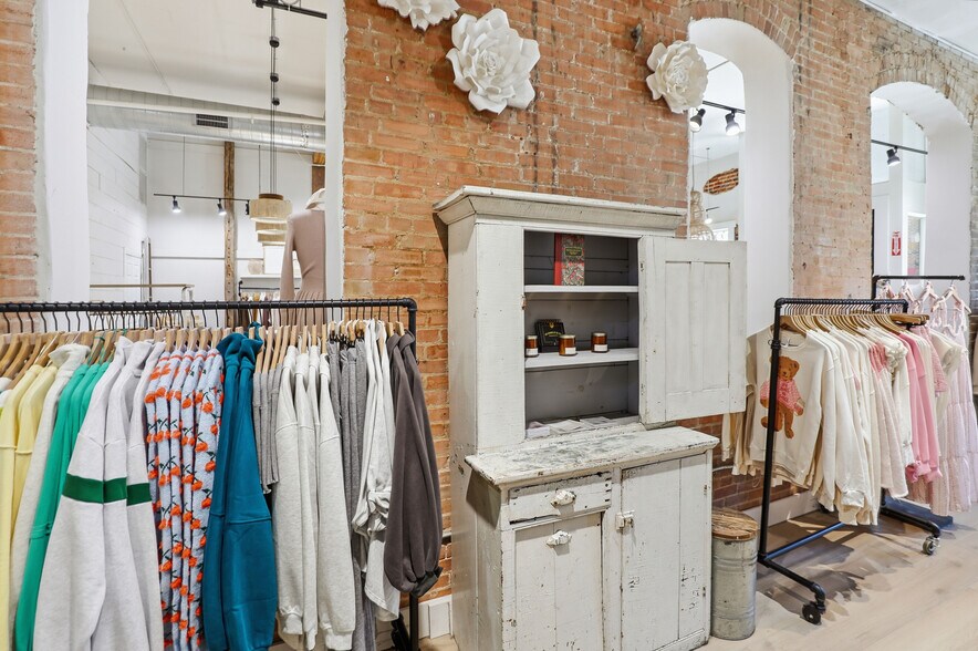 More Photos Of 101 W Louisiana St, McKinney Storefront Retail Office For Lease