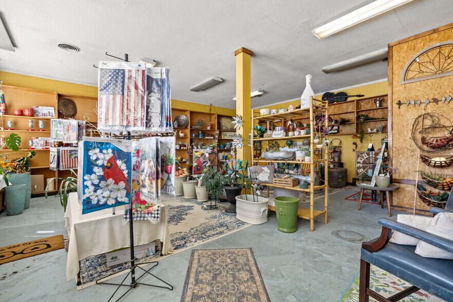 More Photos Of 649 Columbia Rd, Chester General Retail For Sale