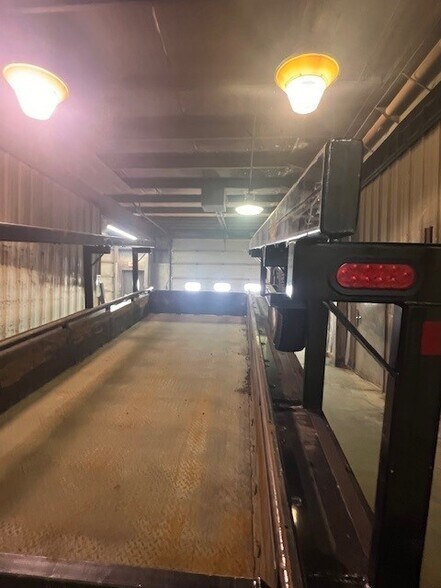 More Photos Of 101 E Chestnut St, Chilton Industrial For Sale