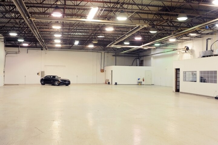 More Photos Of 1301-1371 Saw Mill Run Blvd, Pittsburgh Warehouse For Lease