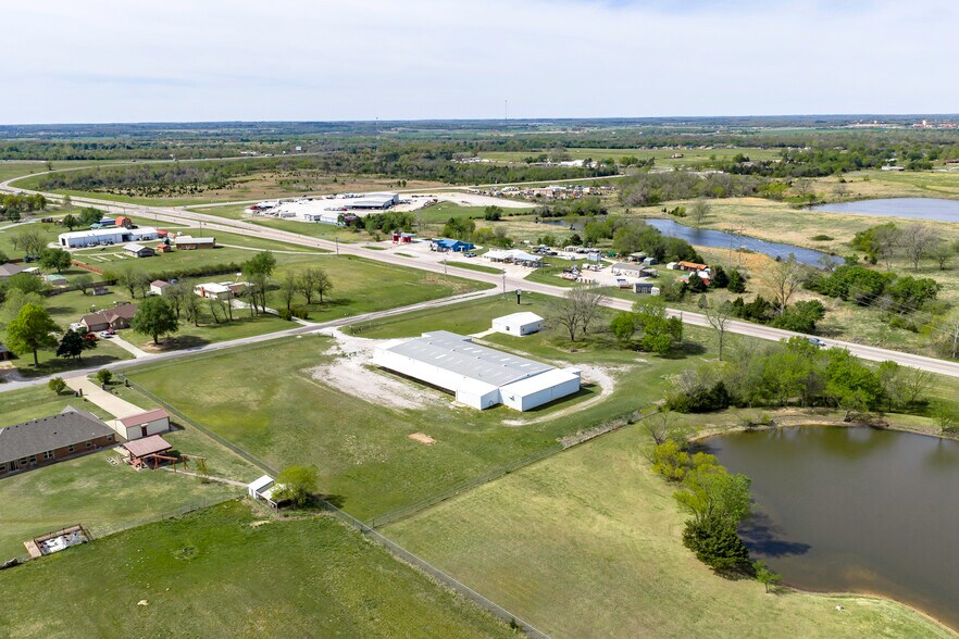 More Photos Of 6121 Highway 177, Shawnee Warehouse For Lease