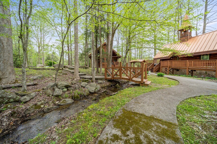 More Photos Of 4309 E Parkway, Gatlinburg Office For Sale