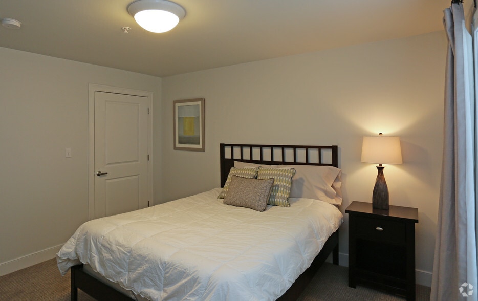 More Photos Of 77A Excelsior Ave, Saratoga Springs Apartments For Lease