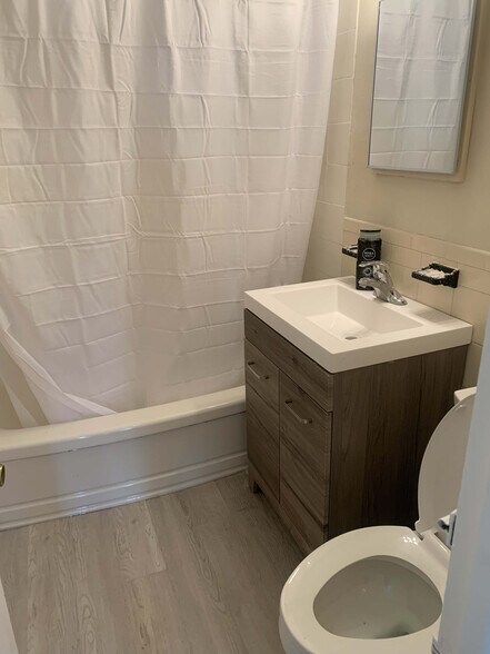 More Photos Of 2839 Bathurst St, Toronto Storefront Retail Residential For Sale