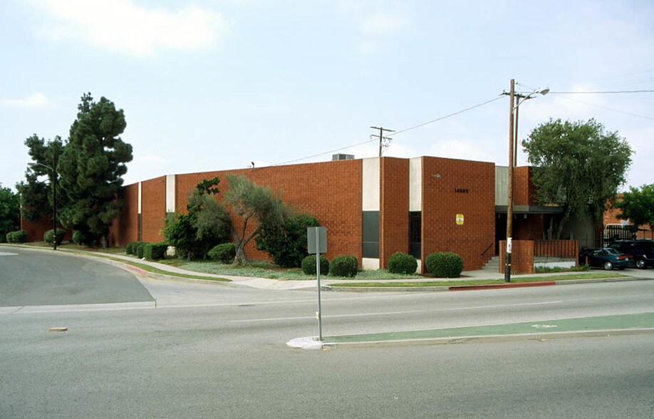 More Photos Of 14505 S Main St, Gardena Manufacturing For Lease